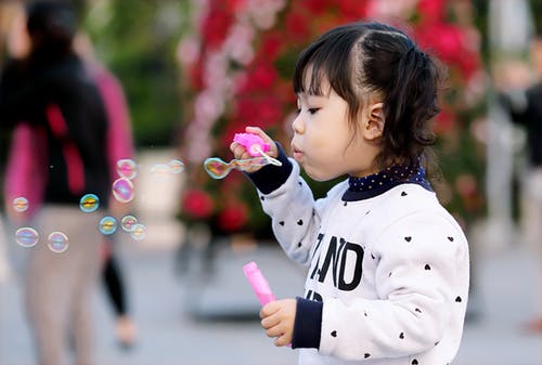 庞姓取名女孩用楚辞属虎2022-用于人名的寓意